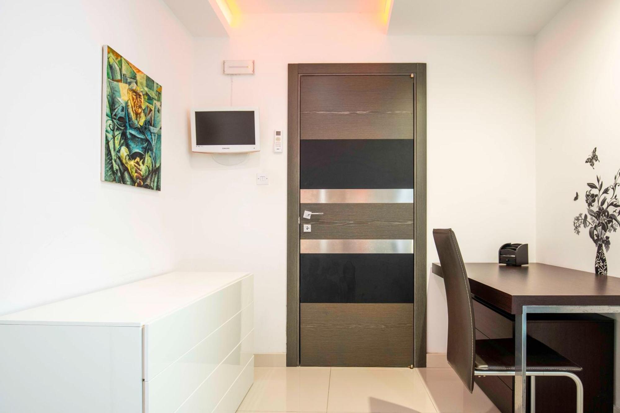 Oceanfront 3Br Penthouse Luxury & Views In Sliema Daire Dış mekan fotoğraf