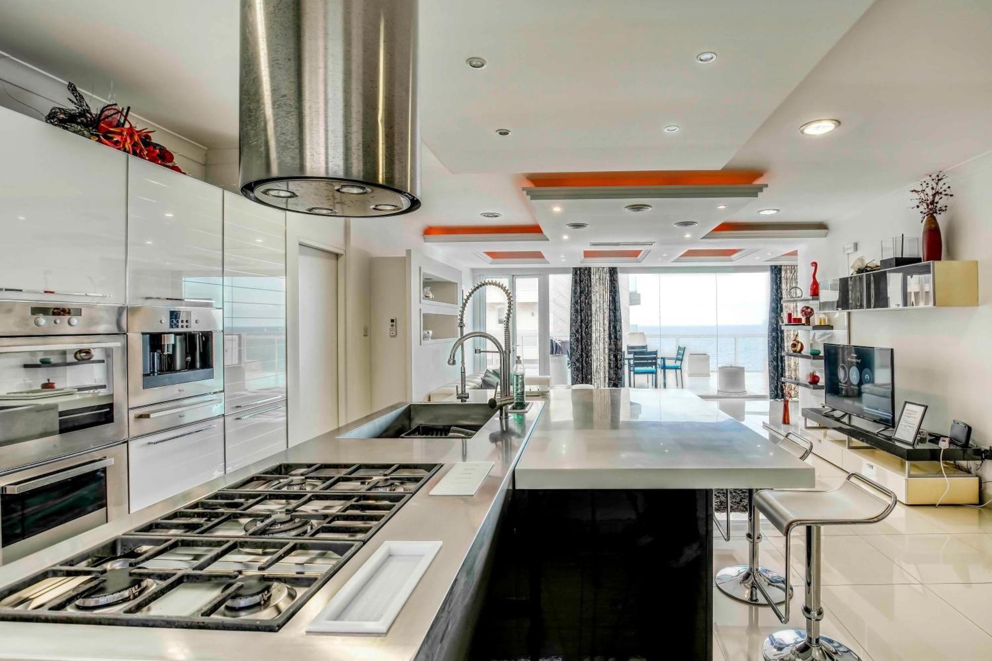 Oceanfront 3Br Penthouse Luxury & Views In Sliema Daire Dış mekan fotoğraf